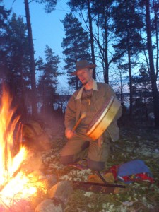 Shaman trummande vid vårdagjämning.